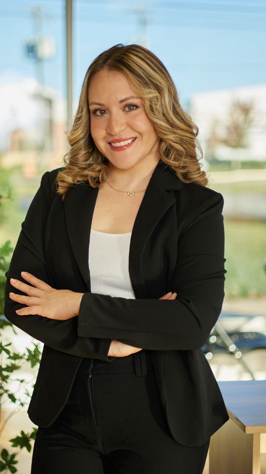 Business Advisor y Tax Advisor. Especialista en taxes individuales y corporativos, estructuras empresariales, contabilidad y payroll, con un enfoque claro en el análisis y la toma de decisiones.